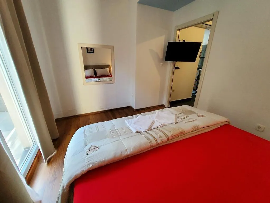 Charming Apartment 3 Sleeps 4 Guests Split