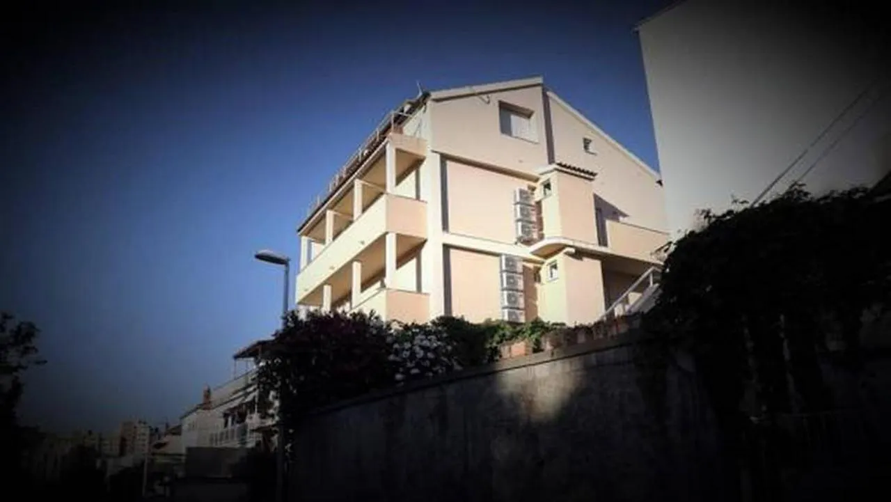 Charming Apartment 3 Sleeps 4 Guests Split
