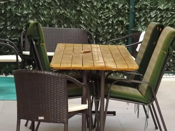 Charming Apartment 3 Sleeps 4 Guests Split