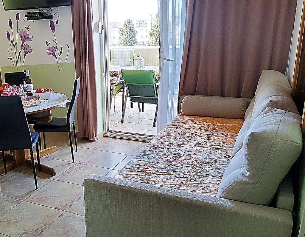 Charming Apartment 3 Sleeps 4 Guests Split